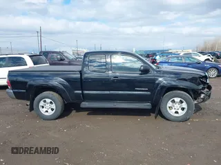 2013 Toyota Tacoma with VIN 5TFUU4EN4DX050303, listed as a IAAI auction lot 41833470 with 117,371 mi miles and . Bid and sale history available at DreamBid. Image 13.