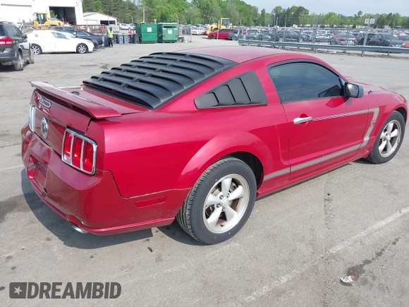 2008 Ford Mustang GT Deluxe with VIN 1ZVHT82H285194618, listed as a IAAI auction lot 42001961 with 129,781 mi miles and . Bid and sale history available at carsss.com. Image 4.