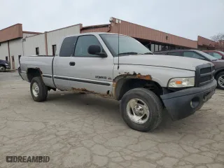 1998 Dodge Ram 1500 with VIN 3B7HF13Y9WG184111, listed as a Copart auction lot 88115755 with 118,011 mi miles and Salvage Title. Bid and sale history available at carsss.com. Image 4.
