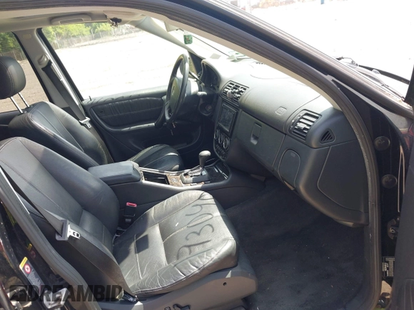 2003 Mercedes-Benz M 350 с VIN 4JGAB57E53A421378, выставлен на аукционе IAAI как лот 42193040 с пробегом 185 719 миль миль и . История ставок и продаж доступна на DreamBid. Изображение 5.