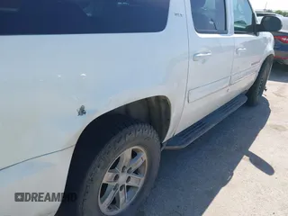 2007 GMC Yukon XL SLT with VIN 1GKFC16017J218410, listed as a IAAI auction lot 41981881 with 209,721 mi miles. Bid and sale history available at carsss.com. Image 12.