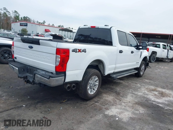 2022 Ford F-250 XL z VIN 1FT7W2BTXNEF76074, wystawiony jako IAAI lot #41339363 z przebiegiem 70 594 mil mil oraz . Historia ofert i sprzedaży dostępna na DreamBid. Obrazek 4.