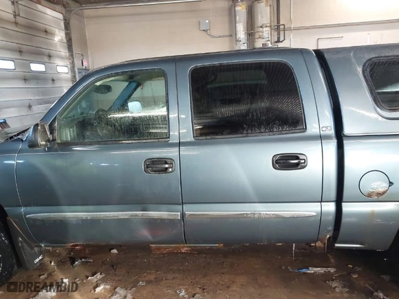 2007 GMC Sierra 1500 Classic SLE1 with VIN 2GTEK13Z571102361, listed as a IAAI auction lot 41607957 with NaN miles. Bid and sale history available at carsss.com. Image 14.