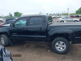 2015 Toyota Tacoma z VIN 3TMLU4EN1FM203143, wystawiony jako IAAI lot #42445912 z przebiegiem 57 444 mil mil oraz . Historia ofert i sprzedaży dostępna na DreamBid. Obrazek 14.