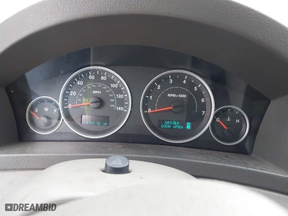 2005 Jeep Grand Cherokee Limited with VIN 1J8HR58225C519352, listed as a IAAI auction lot 41345909 with NaN miles. Bid and sale history available at carsss.com. Image 7.
