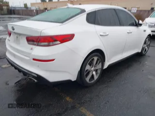 2020 Kia Optima LX with VIN 5XXGT4L32LG426259, listed as a IAAI auction lot 41569308 with 114,656 mi miles. Bid and sale history available at carsss.com. Image 4.
