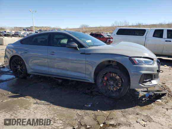 2019 Audi RS 5 Sportback z VIN WUABWCF52KA903181, wystawiony jako Copart lot #46123525 z przebiegiem 32 366 mil mil oraz Szkody całkowita. Historia ofert i sprzedaży dostępna na DreamBid. Obrazek 4.