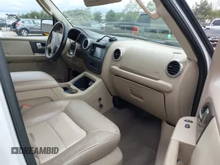 2004 Ford Expedition Eddie Bauer with VIN 1FMPU17L14LA05104, listed as a IAAI auction lot 42064535 with 249,614 mi miles. Bid and sale history available at carsss.com. Image 5.