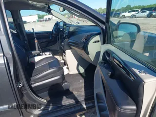 2012 Chrysler Town & Country Touring with VIN 2C4RC1BG1CR401016, listed as a IAAI auction lot 42086972 with 145,373 mi miles. Bid and sale history available at carsss.com. Image 5.