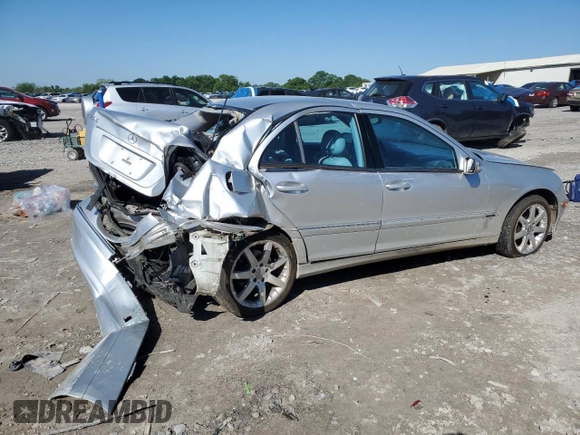 2004 Mercedes-Benz C 230 Kompressor z VIN WDBRF40J44F449334, wystawiony jako Copart lot #55531205 z przebiegiem 234 285 mil mil oraz Szkoda całkowita • Salvage title. Historia ofert i sprzedaży dostępna na DreamBid. Obrazek 3.