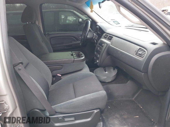 2009 Chevrolet Tahoe Special Service Vehicle with VIN 1GNFK03079R261304, listed as a IAAI auction lot 41555607 with 182,880 mi miles. Bid and sale history available at carsss.com. Image 5.