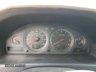 2004 Volvo V70 XC Cross Country z VIN YV1SZ59H841166863, wystawiony jako Copart lot #54241855 z przebiegiem 185 568 mil mil oraz Szkoda całkowita • Salvage title. Historia ofert i sprzedaży dostępna na DreamBid. Obrazek 9.