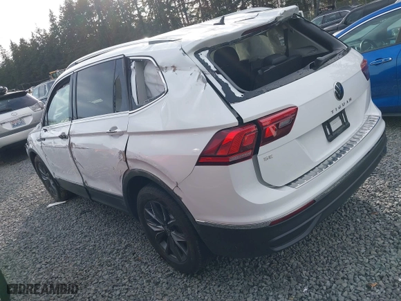 2022 Volkswagen Tiguan SE with VIN 3VV3B7AX0NM121824, listed as a IAAI auction lot 40910015 with 21,825 mi miles. Bid and sale history available at carsss.com. Image 3.