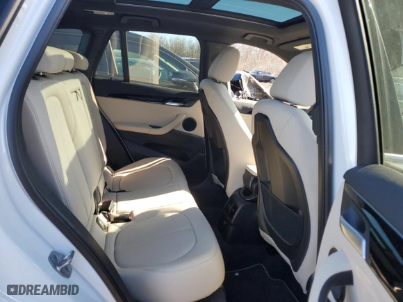 2022 BMW X1 xDrive28i with VIN WBXJG9C04N5U59562, listed as a Copart auction lot 43373515 with 24,366 mi miles and Salvage Title. Bid and sale history available at carsss.com. Image 11.