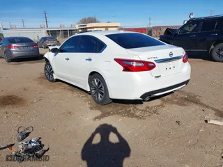 2017 Nissan Altima 2.5 SR with VIN 1N4AL3APXHC178068, listed as a IAAI auction lot 41480530 with 35,780 mi miles. Bid and sale history available at carsss.com. Image 3.