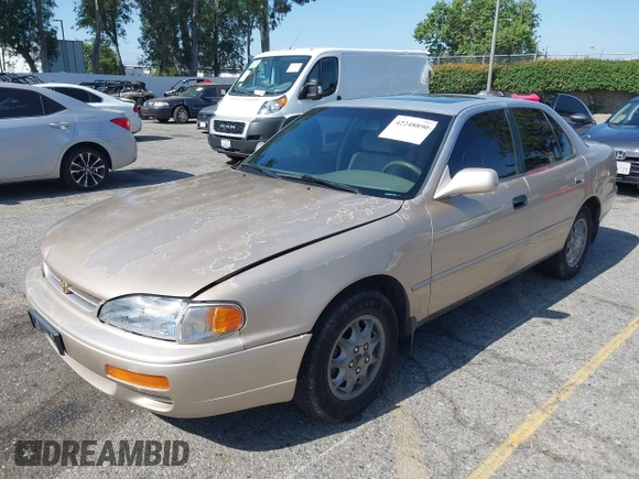 1996 Toyota Camry DX z VIN JT2BG12K0T0347950, wystawiony jako IAAI lot #42248890 z przebiegiem 264 017 mil mil oraz . Historia ofert i sprzedaży dostępna na DreamBid. Obrazek 2.