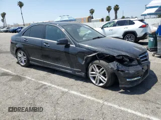 2014 Mercedes-Benz C 250 Sport z VIN WDDGF4HBXEA932241, wystawiony jako Copart lot #58557055 z przebiegiem 138 878 mil mil oraz Szkoda całkowita • Salvage title. Historia ofert i sprzedaży dostępna na DreamBid. Obrazek 4.