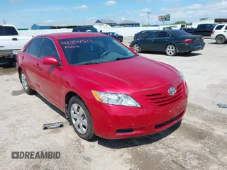 2007 Toyota Camry CE z VIN 4T1BE46K27U086484, wystawiony jako IAAI lot #42374529 z przebiegiem 124 591 mil mil oraz . Historia ofert i sprzedaży dostępna na DreamBid. Obrazek 1.