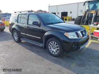 2012 Nissan Pathfinder LE with VIN 5N1AR1NN5CC607403, listed as a IAAI auction lot 41813677 with 217,854 mi miles. Bid and sale history available at carsss.com. Image 1.