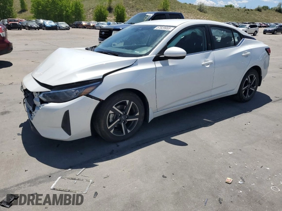 2024 Nissan Sentra SV z VIN 3N1AB8CV3RY224745, wystawiony jako Copart lot #57829955 z przebiegiem 25 449 mil mil oraz Szkoda całkowita • Salvage title. Historia ofert i sprzedaży dostępna na DreamBid. Obrazek 1.