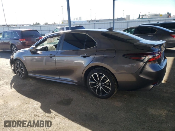 2022 Toyota Camry SE with VIN 4T1T11AK9NU016306, listed as a Copart auction lot 44449885 with 42,101 mi miles and Salvage Title. Bid and sale history available at DreamBid. Image 2.
