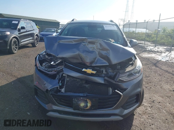 2020 Chevrolet Trax LT z VIN 3GNCJPSB7LL323025, wystawiony jako IAAI lot #42258130 z przebiegiem 55 635 mil mil oraz . Historia ofert i sprzedaży dostępna na DreamBid. Obrazek 12.