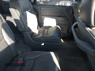 2005 Honda Odyssey EX-L with VIN 5FNRL38605B037065, listed as a IAAI auction lot 42042666 with 228,908 mi miles. Bid and sale history available at carsss.com. Image 8.