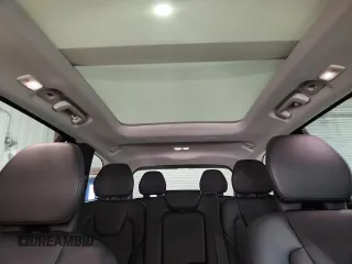 2025 Volvo XC90 Core z VIN YV4M12PJ9S1335325, wystawiony jako Copart lot #59616245 z przebiegiem 13 776 mil mil oraz Czysty tytuł • Clean title. Historia ofert i sprzedaży dostępna na DreamBid. Obrazek 10.