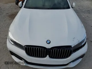 2018 BMW 7 Series 740i with VIN WBA7E2C55JG742869, listed as a Copart auction lot 52317095 with 0 mi miles and Salvage Title. Bid and sale history available at carsss.com. Image 12.