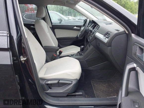2021 Volkswagen Tiguan S z VIN 3VV0B7AX3MM031908, wystawiony jako IAAI lot #42504384 z przebiegiem 42 510 mil mil oraz . Historia ofert i sprzedaży dostępna na DreamBid. Obrazek 5.