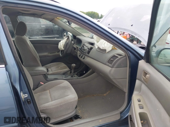 2002 Toyota Camry LE z VIN 4T1BE32KX2U617732, wystawiony jako IAAI lot #42208913 z przebiegiem Nie podano mil oraz . Historia ofert i sprzedaży dostępna na DreamBid. Obrazek 5.