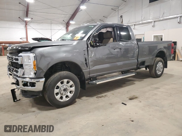 2023 Ford F-250 XL z VIN 1FT7X2BN1PEE10883, wystawiony jako Copart lot #51453135 z przebiegiem Nie podano mil oraz Szkoda całkowita • Salvage title. Historia ofert i sprzedaży dostępna na DreamBid. Obrazek 1.