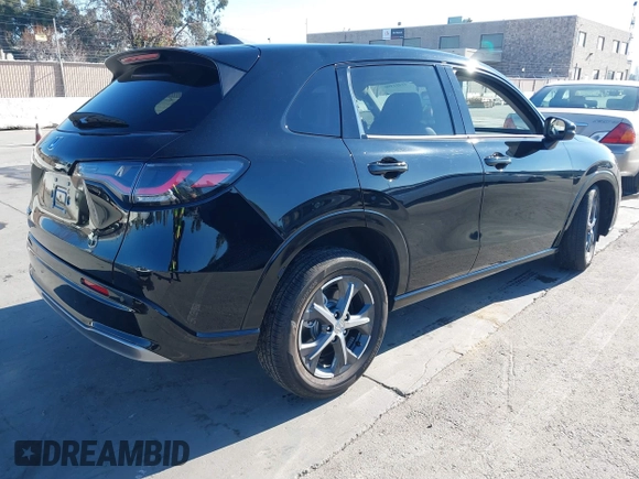 2025 Honda HR-V EX-L z VIN 3CZRZ1H76SM713709, wystawiony jako IAAI lot #41401596 z przebiegiem 3 428 mil mil oraz . Historia ofert i sprzedaży dostępna na DreamBid. Obrazek 4.