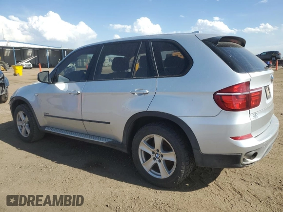 2011 BMW X5 35i z VIN 5UXZV4C55BL739114, wystawiony jako Copart lot #58393605 z przebiegiem 161 015 mil mil oraz Czysty tytuł • Clean title. Historia ofert i sprzedaży dostępna na DreamBid. Obrazek 2.
