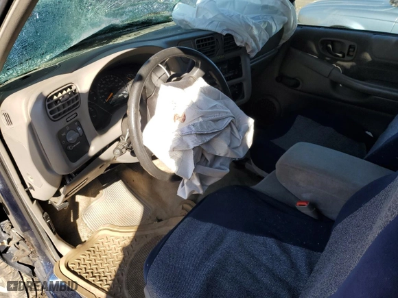 2001 Chevrolet S-10 with VIN 1GCCS195118187327, listed as a Copart auction lot 48181175 with 49,367 mi miles and Salvage Title. Bid and sale history available at carsss.com. Image 8.
