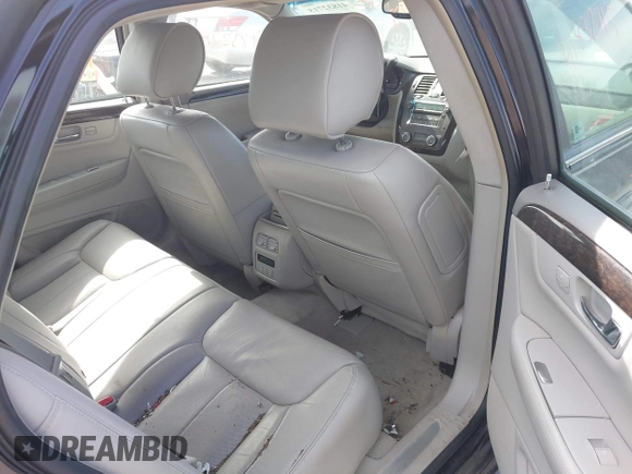 2011 Cadillac DTS Luxury Collection z VIN 1G6KD5E68BU125706, wystawiony jako IAAI lot #41832715 z przebiegiem 103 017 mil mil oraz . Historia ofert i sprzedaży dostępna na DreamBid. Obrazek 8.