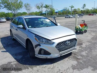 2019 Hyundai Sonata Sport with VIN 5NPE34AF1KH816034, listed as a IAAI auction lot 41886886 with 191,247 mi miles. Bid and sale history available at carsss.com. Image 12.