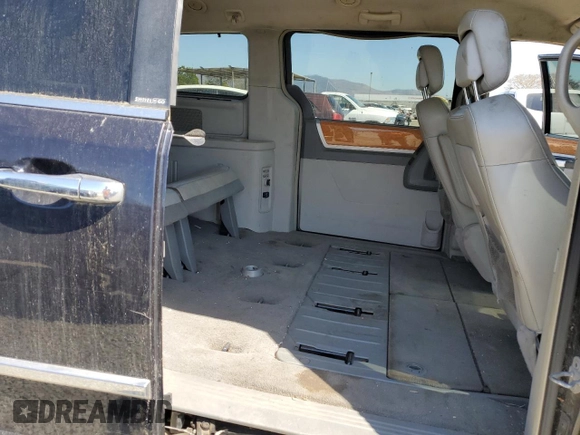 2010 Chrysler Town & Country Limited z VIN 2A4RR7DX9AR376324, wystawiony jako Copart lot #50085025 z przebiegiem 114 383 mil mil oraz Czysty tytuł • Clean title. Historia ofert i sprzedaży dostępna na DreamBid. Obrazek 11.
