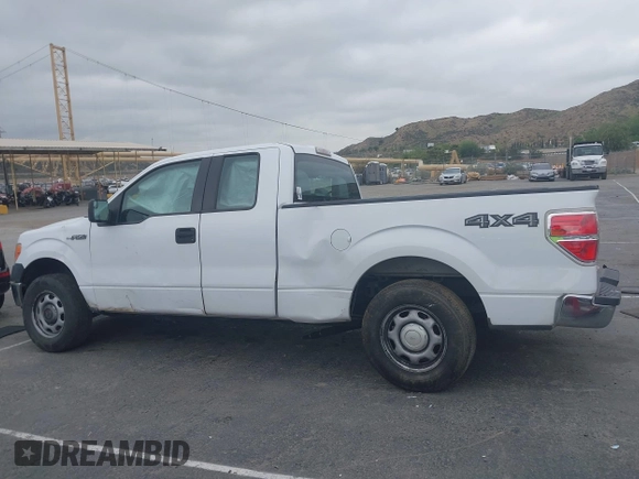 2014 Ford F-150 XL with VIN 1FTFX1CF3EKF95627, listed as a IAAI auction lot 42042775 with 208,405 mi miles and . Bid and sale history available at DreamBid. Image 14.