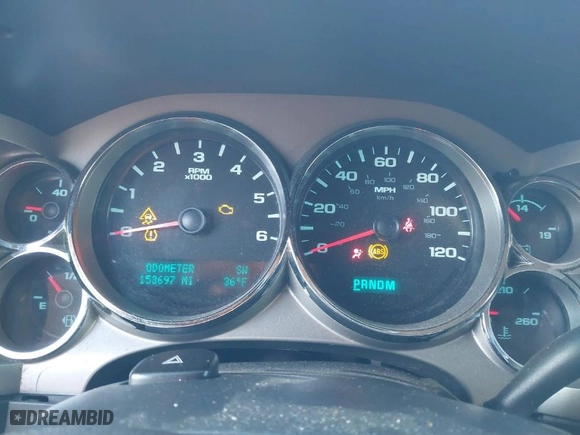 2011 Chevrolet Silverado 1500 LT with VIN 1GCRCSE06BZ300806, listed as a IAAI auction lot 41717597 with 153,697 mi miles. Bid and sale history available at carsss.com. Image 7.