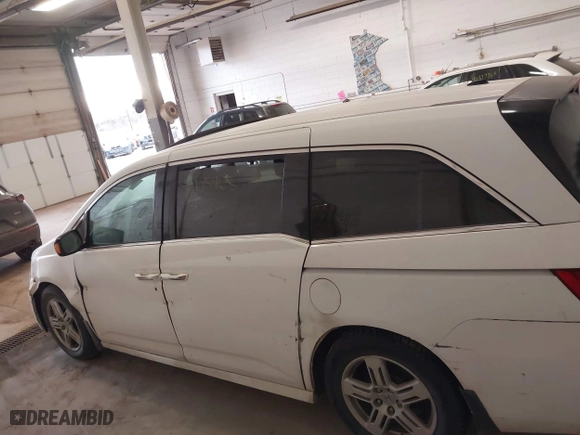 2011 Honda Odyssey Touring with VIN 5FNRL5H9XBB057468, listed as a IAAI auction lot 41405465 with 1 mi miles. Bid and sale history available at carsss.com. Image 14.
