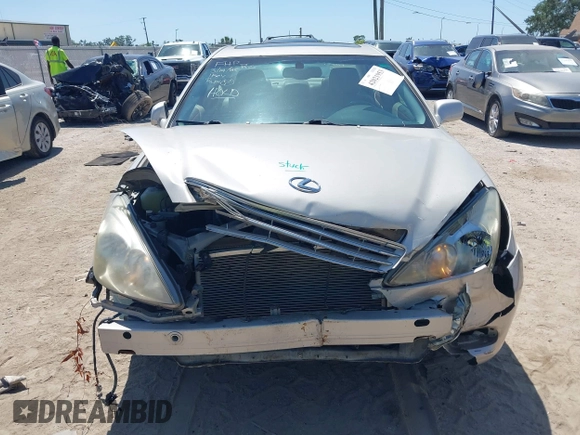 2002 Lexus ES 300 with VIN JTHBF30G820060132, listed as a IAAI auction lot 42021953 with 167,763 mi miles. Bid and sale history available at carsss.com. Image 13.