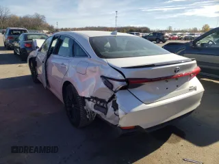 2020 Toyota Avalon Hybrid XSE z VIN 4T1E21FB6LU016405, wystawiony jako Copart lot #66490902 z przebiegiem 72 636 mil mil oraz . Historia ofert i sprzedaży dostępna na DreamBid. Obrazek 3.