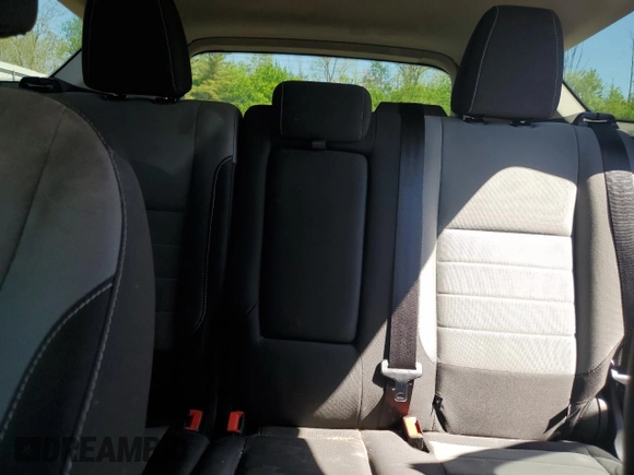 2016 Ford Escape SE z VIN 1FMCU9GX1GUA52213, wystawiony jako Copart lot #57137545 z przebiegiem 142 646 mil mil oraz Czysty tytuł • Clean title. Historia ofert i sprzedaży dostępna na DreamBid. Obrazek 10.
