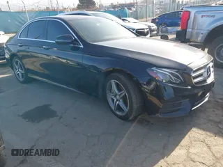 2019 Mercedes-Benz E 300 z VIN WDDZF4JB5KA522400, wystawiony jako IAAI lot #41946503 z przebiegiem 139 094 mil mil oraz . Historia ofert i sprzedaży dostępna na DreamBid. Obrazek 1.