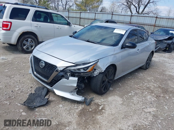 2020 Nissan Altima SR with VIN 1N4BL4CV3LC132192, listed as a IAAI auction lot 41936605 with 105,719 mi miles and . Bid and sale history available at carsss.com. Image 17.