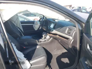 2014 Toyota Highlander XLE z VIN 5TDJKRFH9ES039366, wystawiony jako IAAI lot #41779728 z przebiegiem 156 933 mil mil oraz . Historia ofert i sprzedaży dostępna na DreamBid. Obrazek 5.
