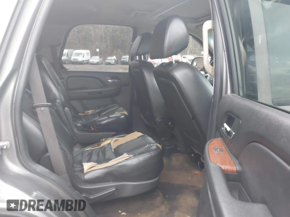 2008 GMC Yukon SLT w/4SB with VIN 1GKFC13008J141826, listed as a IAAI auction lot 41395631 with 1 mi miles. Bid and sale history available at carsss.com. Image 8.
