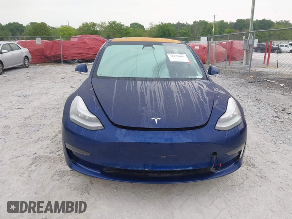 2018 Tesla Model 3 Long Range Battery z VIN 5YJ3E1EBXJF088444, wystawiony jako IAAI lot #42072860 z przebiegiem 46 063 mil mil oraz . Historia ofert i sprzedaży dostępna na DreamBid. Obrazek 12.