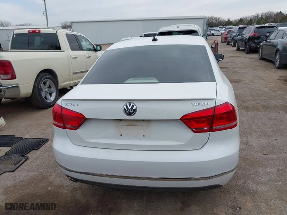 2013 Volkswagen Passat TDI SEL Premium with VIN 1VWCN7A3XDC118087, listed as a IAAI auction lot 41780198 with 305,872 mi miles. Bid and sale history available at carsss.com. Image 16.